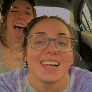 Meet your Posher, Isabel